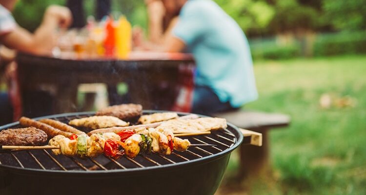 A Guide for Hosting a Successful Backyard BBQ This Summer Backyard BBQ