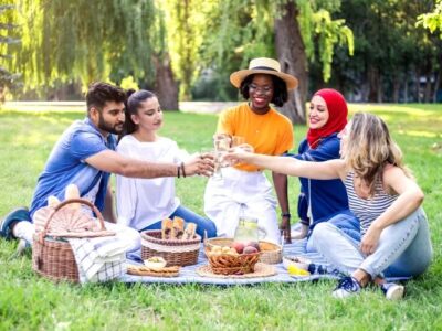 How to Plan a Park Picnic That Everyone in Your Family Will Eat Eat