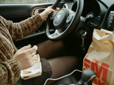 The Commuter’s Guide to Eating on the Go Without Ruining Your Car’s Interior The Commuter’s Guide to Eating on the Go Without Ruining Your Car’s Interior