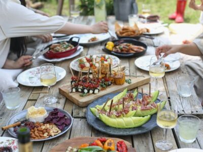 How to Pull Off a Flawless Last-Minute Summer Dinner Party How to Pull Off a Flawless Last-Minute Summer Dinner Party