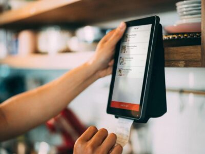 Enhancing the Al Fresco Experience: Why Outdoor Restaurants Need Touchscreen Technology Touchscreen Technology